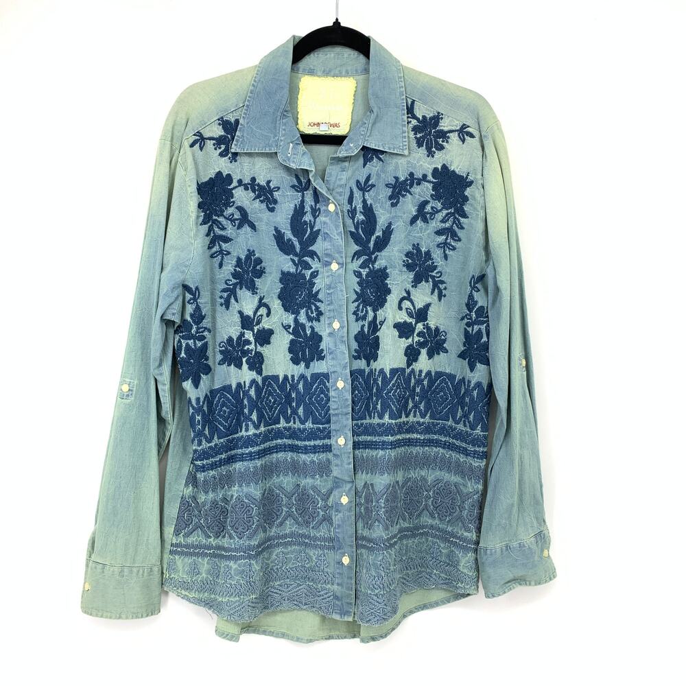 Johnny Was 3J Workshop Blue Chambray Shirt Sz L Floral Embroidered Button Down